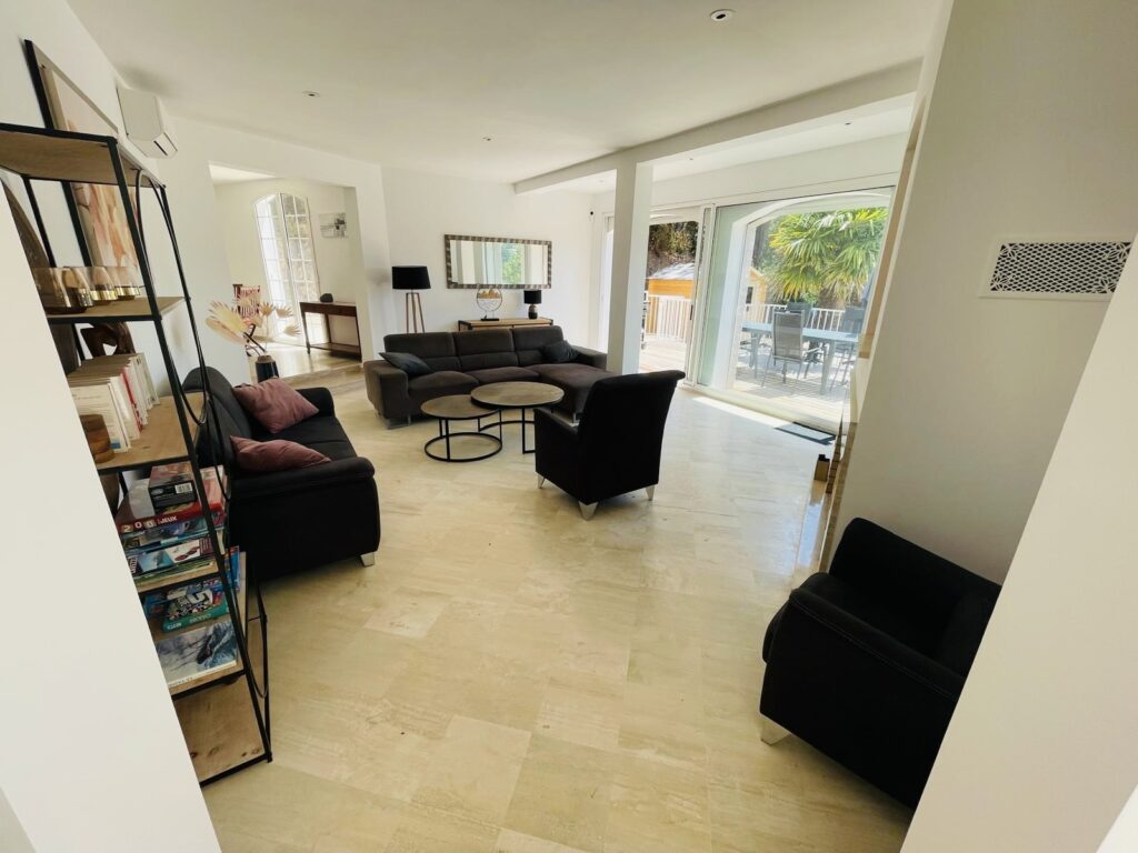 1ddbb70b-1366-4a8f-88b5-fd1c19346e11