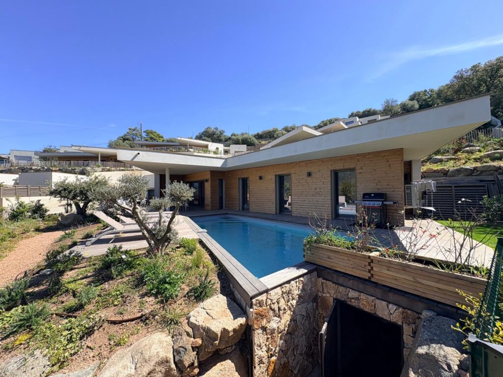 dfb8a84f-cf0a-4d74-adec-8241d3813ab9